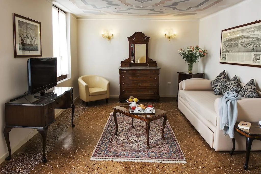 Hotel Agli Alboretti Velence 3*,  Olaszország